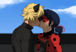 Fondo de pantalla de Ladybug y Cat Noir besándose bajo el cielo azul — Beso de ladybug y cat noir Fondos de pantalla