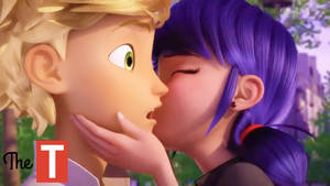 Fondo de pantalla de Ladybug y Cat Noir besándose sorprendidos