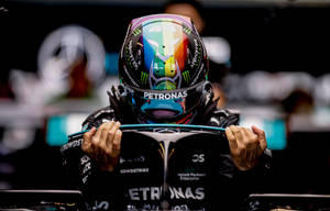 Lewis Hamilton Saliendo del Halo