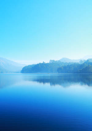 Fondo de pantalla de montañas brumosas estética azul claro — Amanecer Fondos de pantalla