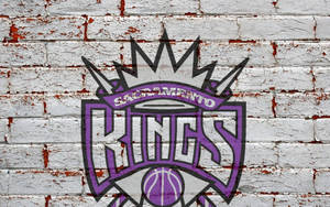 Fondo de pantalla Logotipo de Sacramento Kings en Pared de Ladrillo — Neutral Fondos de pantalla