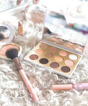 Fondo de pantalla de Mac Cosmetics Snow Ball — Estética mac Fondos de pantalla