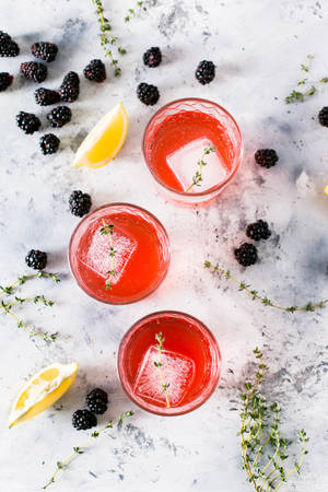 Martini de ginebra con naranja sanguina: un giro colorido a los cócteles clásicos — Verano Fondos de pantalla