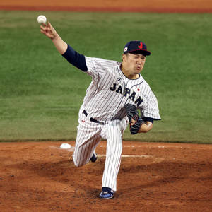 Masahiro Tanaka lanzando una bola rápida — 1:1 Fondos de pantalla