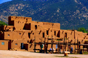 Mediodía magnífico en el Histórico Pueblo de Taos
