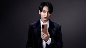 Modelaje Estético de Jungkook de BTS con Teléfono — Estética de BTS Fondos de pantalla