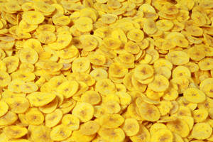 Fondo de pantalla de montón de chips de plátano — 3:2 Fondos de pantalla