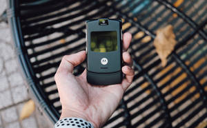 Motorola Flip Negro — Galaxy Z Flip 7 Fondos de pantalla