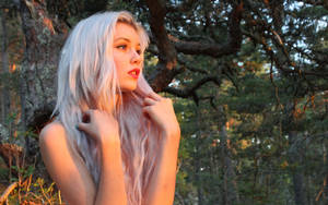 Mujer en el Bosque 2560x1600 — 2560x1080 Fondos de pantalla