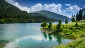 Fondo de pantalla de Naturaleza de Montañas y Lago