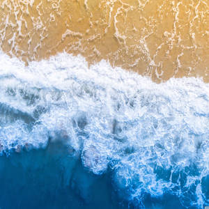 Fondo de pantalla estético de olas azules para iPad