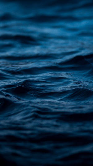 Olas del Océano Azul Oscuro Estético HD — Azul oscuro estético Fondos de pantalla