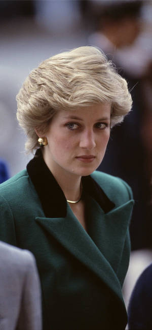Fondo de pantalla de Princesa Diana Real Sencilla — iPhone 16 Pro Max Fondos de pantalla