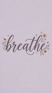Fondo de pantalla estético suave con la frase 'respira' y acentos florales en lavanda. — iPhone 8 Fondos de pantalla