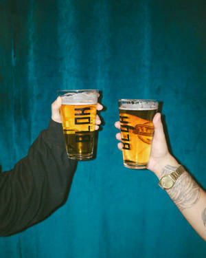 Fondo de vasos de cerveza estéticos — 4:5 Fondos de pantalla