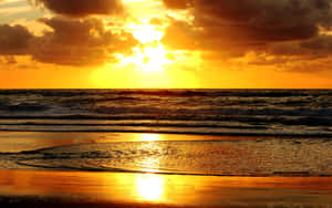Imágenes de atardecer en la playa — Atardecer en la playa Fondos de pantalla