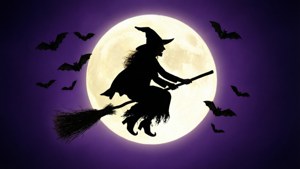 Bruja volando en escoba frente a la luna llena con murciélagos — Estética de halloween Fondos de pantalla