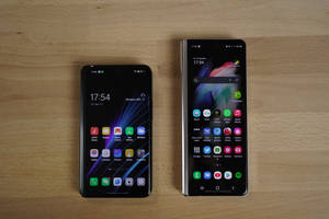Smartphones Plegables Oppo y Samsung — Samsung Galaxy S20 Fondos de pantalla