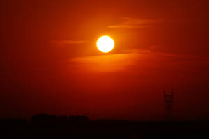 Fondo de pantalla de sol rojo oscuro — Rojo oscuro Fondos de pantalla