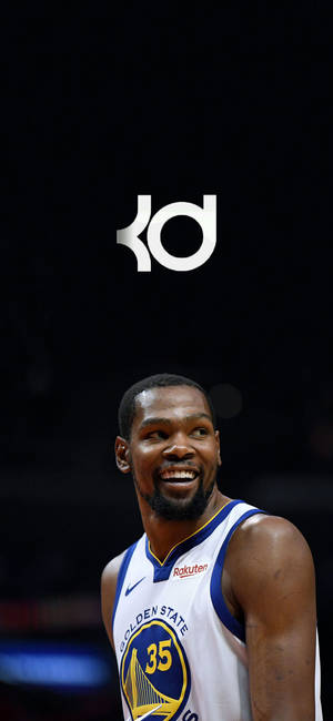 Fondo de pantalla de Kevin Durant sonrisa y logo — iPhone 17 Pro Max Fondos de pantalla