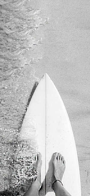 Tabla de surf monocromática — Galaxy S25+ Fondos de pantalla