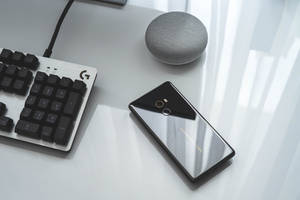 Teléfono Xiaomi Sobre Mesa — Xiaomi Fondos de pantalla