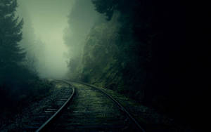 Tema Oscuro Ferrocarril en Bosque Neblinoso