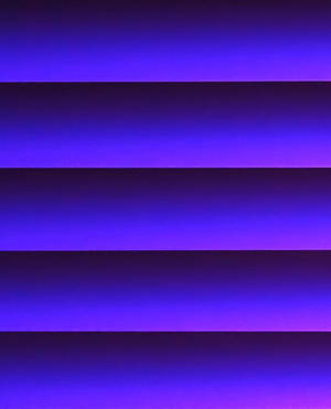Fondo de pantalla de rayas en degradado de negro a púrpura. — Galaxy Z Fold 5 Fondos de pantalla