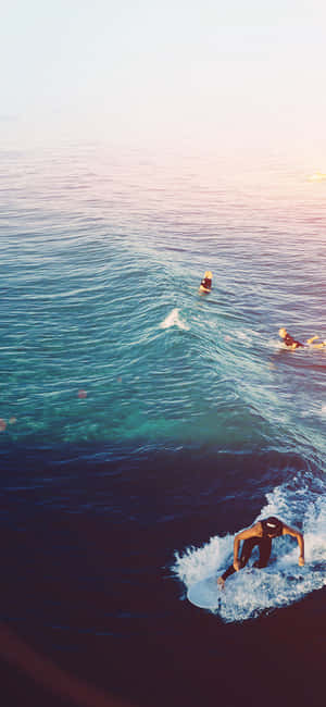 Surfeando Iphone — Olas del mar Fondos de pantalla