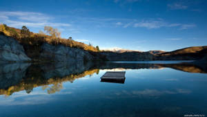 Fondo de pantalla de vista del lago con naturaleza y tablones de madera. — 1600x900 Fondos de pantalla