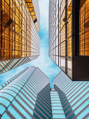 Vista ascendente de edificios para iPad Pro