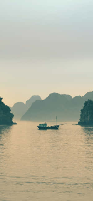 Vista estética de la bahía de Halong en Vietnam — Xiaomi 18 Pro Max Fondos de pantalla