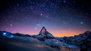 Hermoso y despejado cielo nocturno en la cima para Macbook