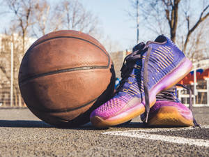 Fondo de pantalla de Zapatos de Baloncesto Morados — 4:3 Fondos de pantalla